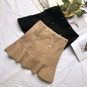 Modern női szoknya szabású modell gombokkal, két színben