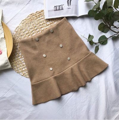 Modern női szoknya szabású modell gombokkal, két színben