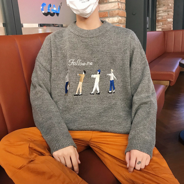 Aktuális férfi pulóver különböző színekben, hímzéssel