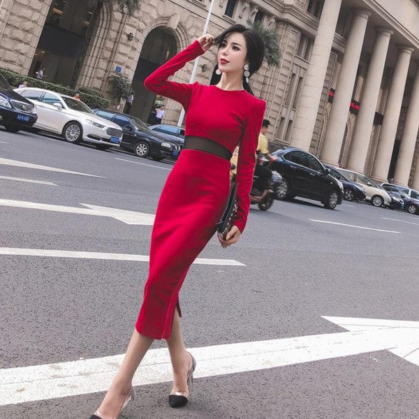 Hosszú, elegáns női ruha fekete és piros színben