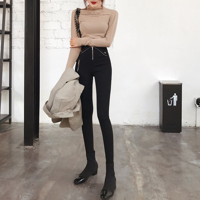 Aktuális női leggings Karcsú modell magas derékkal és cipzárral fekete színben