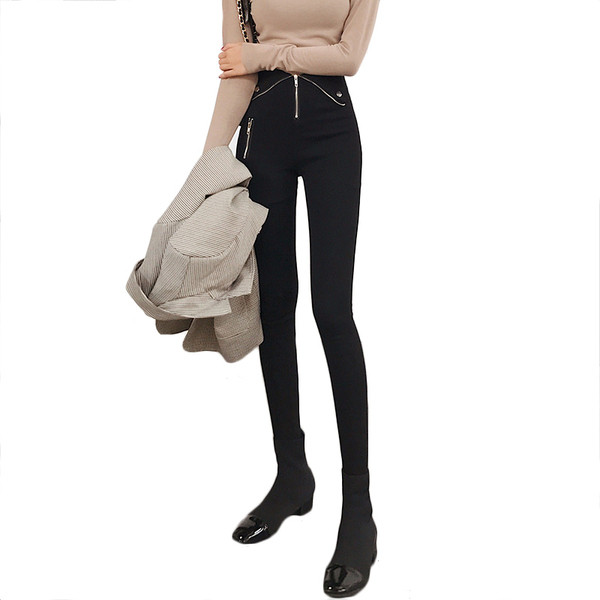 Aktuális női leggings Karcsú modell magas derékkal és cipzárral fekete színben