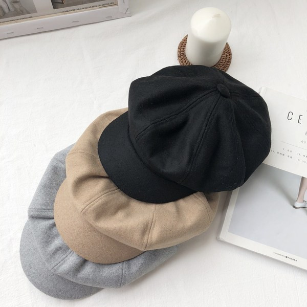 Pălărie modernă de iarnă pentru femei în trei culori