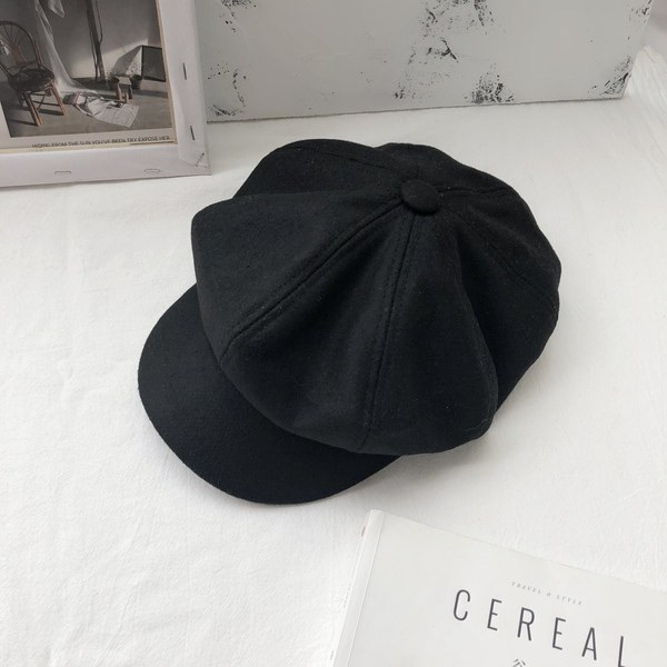 Pălărie modernă de iarnă pentru femei în trei culori