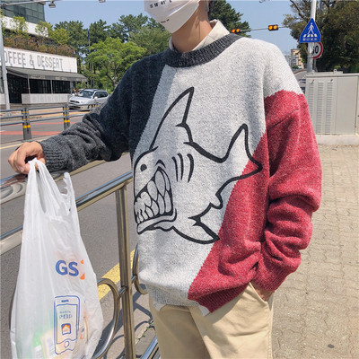 Pulover de ultimă generație pentru bărbați cu o imagine în culori irizate