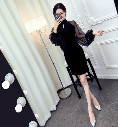 Női fekete ruha öko velúrból, érdekes ujjakkal