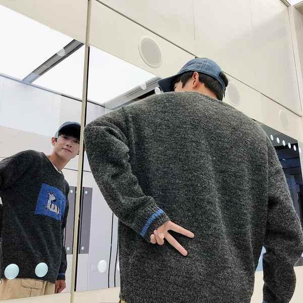 Modern, vastag férfi pulóver rátéttel, három színben