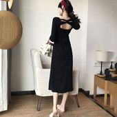 Модерна дамска рокля с дълъг ръкав и отворен гръб в черен цвят