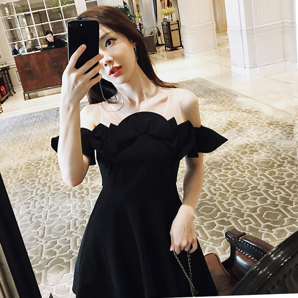 Elegáns női ruha fekete színben