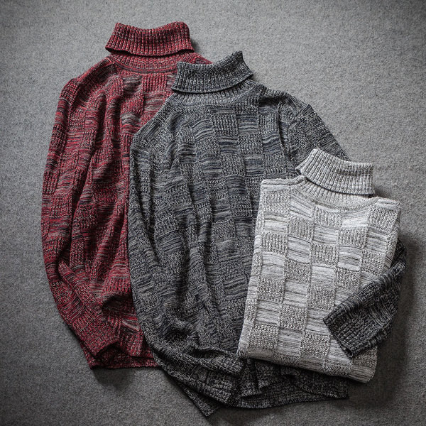 Ανδρικό πουλόβερ με μεγάλο κολάρο σε τρία χρώματα
