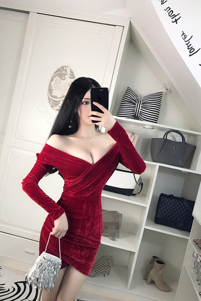 Stílusos női bársonyruha V-nyakú fekete és piros színben