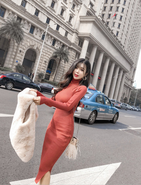 Modern női ruha pólógallérral, három színben