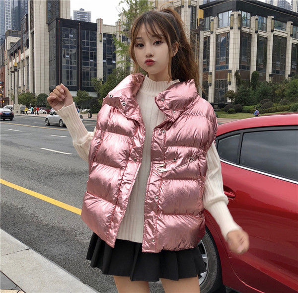 Modern női mellény zsebekkel és fém díszítéssel három színben