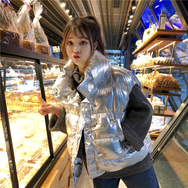 Modern női mellény zsebekkel és fém díszítéssel három színben