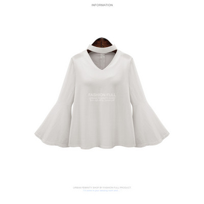 Κομψή γυναικεία φανέλα με ντεκολτέ σε σχήμα V και μανίκι λωτού σε μαύρο και άσπρο