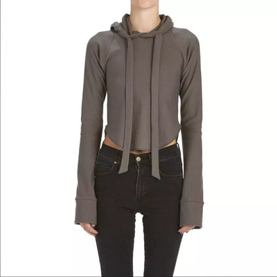 Sportos-alkalmi női blúz kapucnival több színben