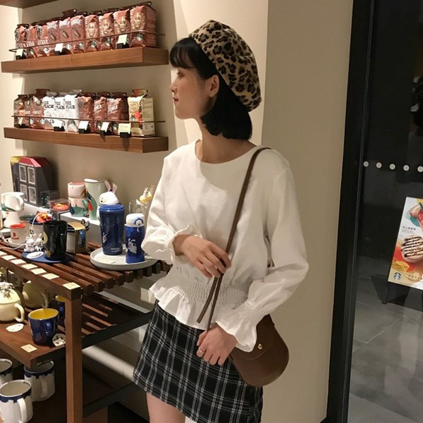 Γυναικεία κολεξιόν με O-λαιμόκοψη σε τέσσερα χρώματα