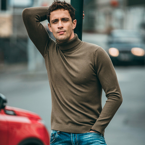 Pulover unic pentru bărbați în diferite culori