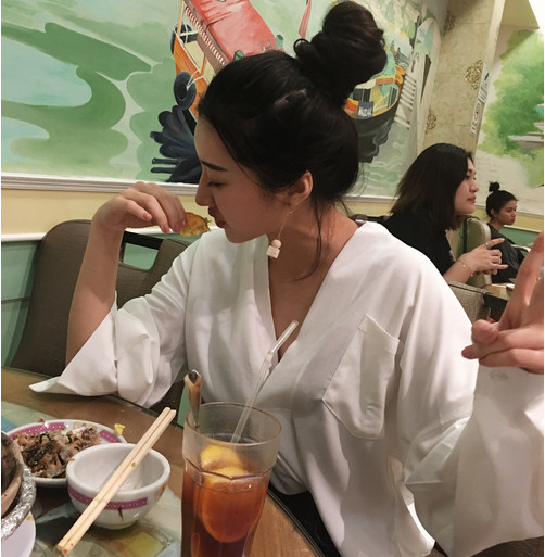 Cămașă elegantă de damă cu buzunar alb-negru