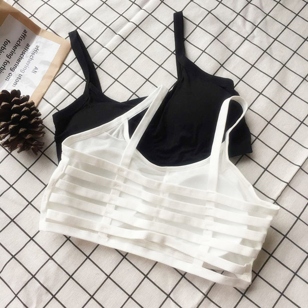 Καθημερινή μπουζούλα με ενδιαφέρουσα πλάτη σε λευκό και μαύρο χρώμα