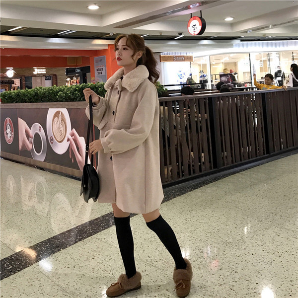 Palton de dama modern cu guler in puf si panglica in mai multe culori