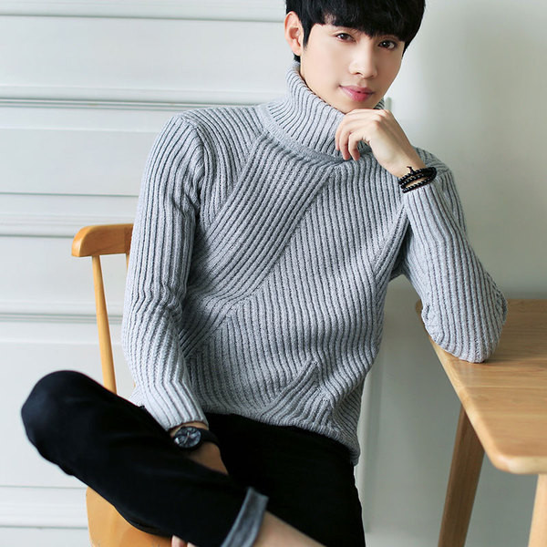 Sima férfi pulóver magas gallérral, négy színben