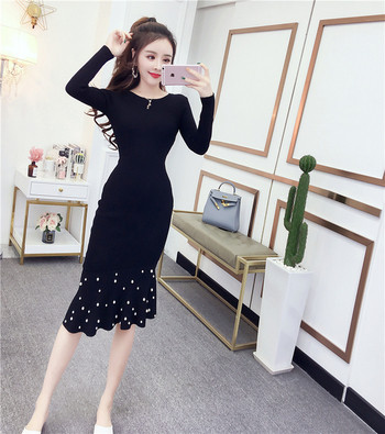 Női téli ruha gyöngyökkel, piros és fekete színben