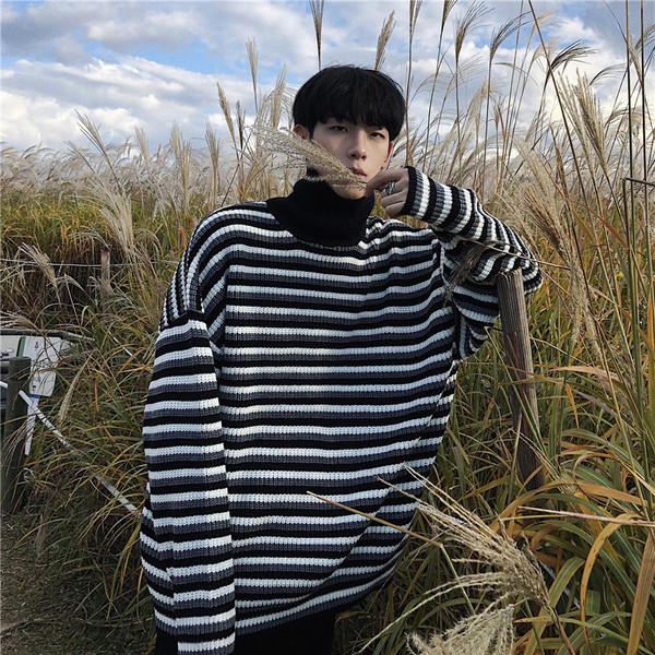 Alkalmi férfi csíkos pulóver magas gallérral széles modellel