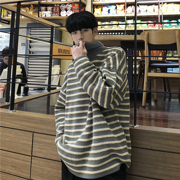 Alkalmi férfi csíkos pulóver magas gallérral széles modellel