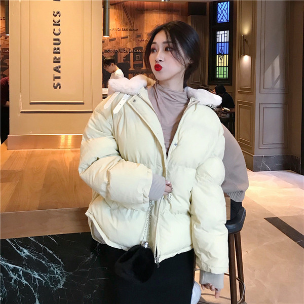 Stílusos női kabát pehelygallérral, két színben