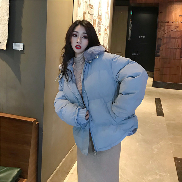 Stílusos női kabát pehelygallérral, két színben