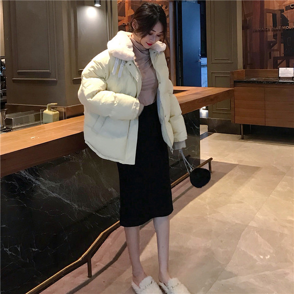 Stílusos női kabát pehelygallérral, két színben