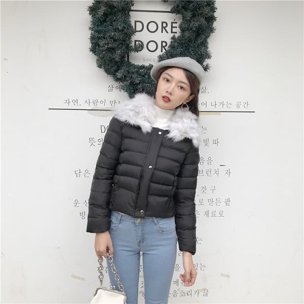 Модерно дамско яке в бял и черен цвят и пух