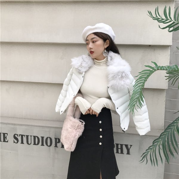 Модерно дамско яке в бял и черен цвят и пух