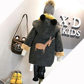 Elegáns gyerekkabát lányoknak sötét színben, hátul rátéttel