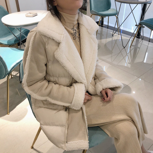 Női kabát zsebekkel