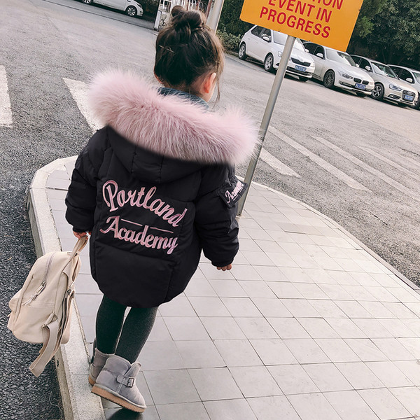 Modern gyerekkabát három színben, pehely kapucnival