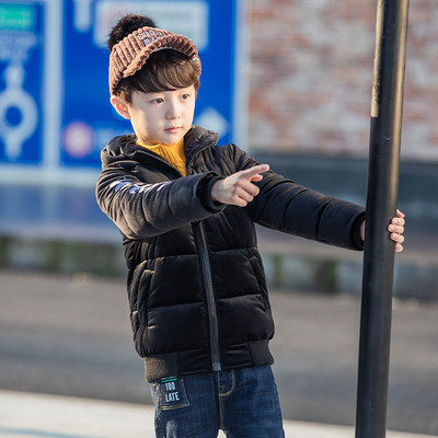 Modern gyerek kabát fiúknak fekete színben