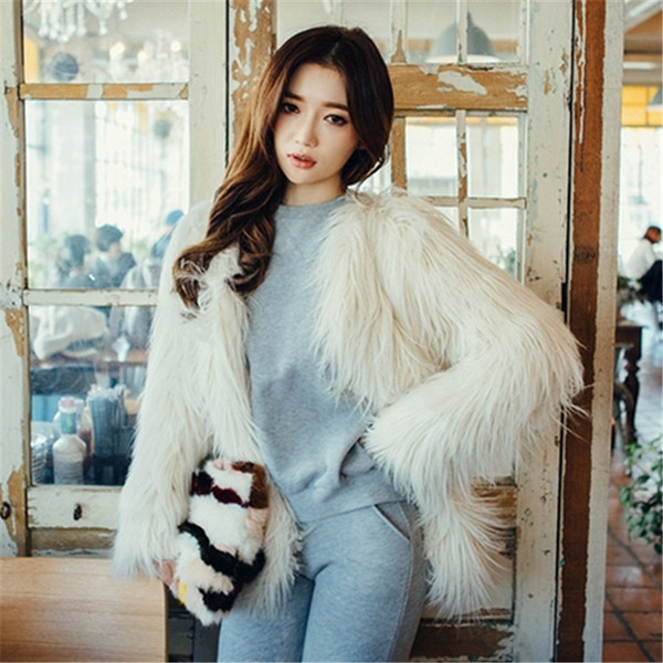 Stílusos női tollkabát két színben