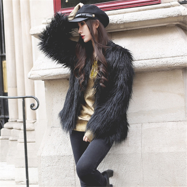 Stílusos női tollkabát két színben