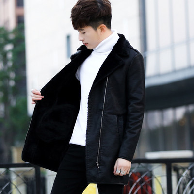 Modern férfi hosszú kabát puha béléssel és zsebekkel