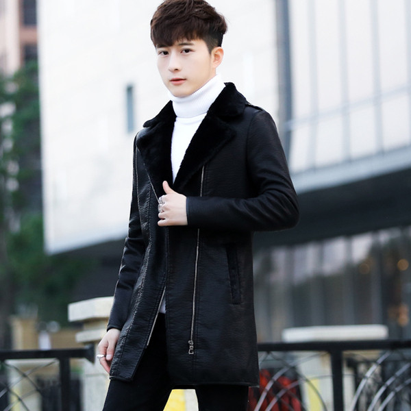 Modern férfi hosszú kabát puha béléssel és zsebekkel