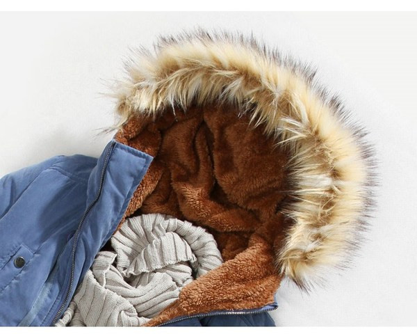 Hétköznapi férfi téli kabát puha béléssel és pehely kapucnival több színben