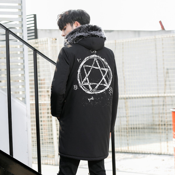 Férfi téli kabát rátéttel és kapucnival, fekete és zöld pehelyszínnel