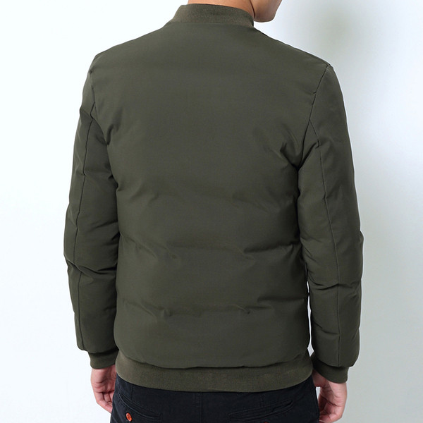 Alkalmi férfi dzseki O-alakú gallérral, fekete és zöld színben