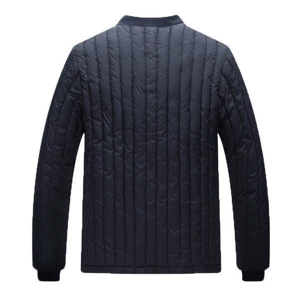 Férfi dzseki zsebekkel és O-alakú gallérral, két színben