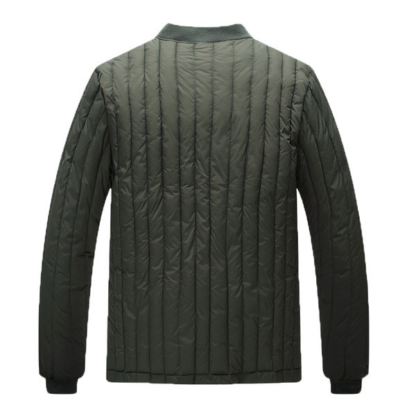 Férfi dzseki zsebekkel és O-alakú gallérral, két színben