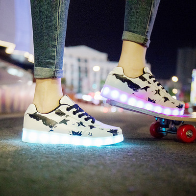 Modern világító női tornacipő öko bőrből