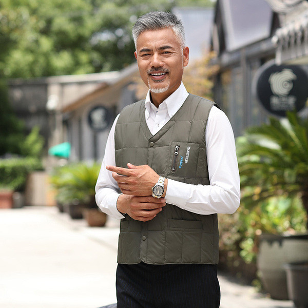 Alkalmi férfi mellény V-alakú gallérral, három színben