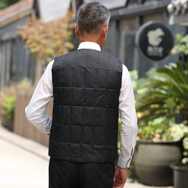 Alkalmi férfi mellény V-alakú gallérral, három színben